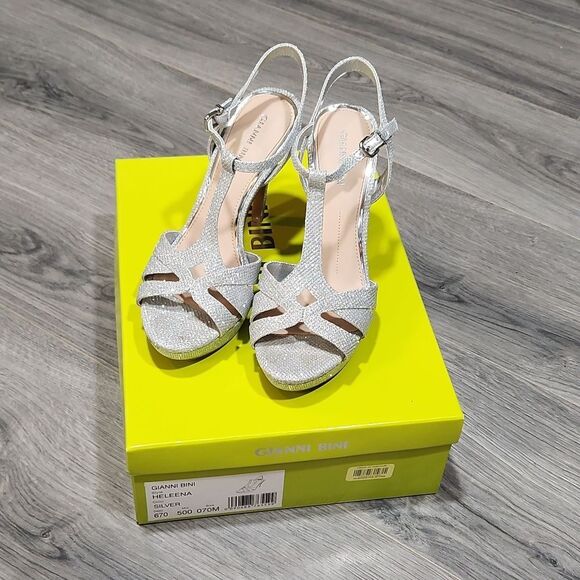 Gianni Bini Helena Silver Glam SPARKLE Heels - Picture 1 of 7
